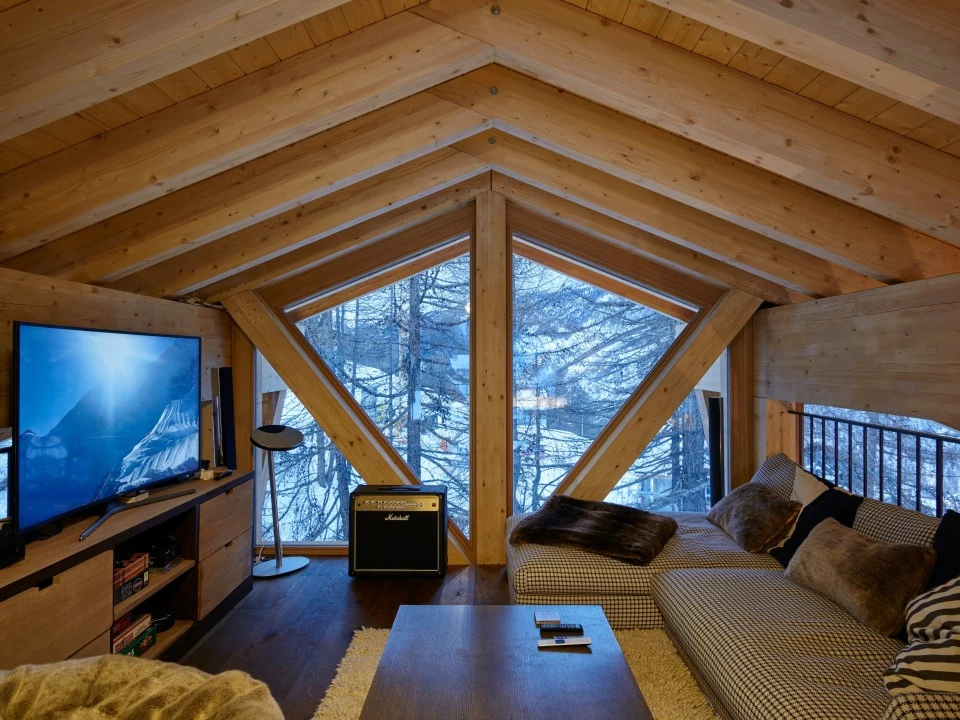 1685631782-Prospectors Luxury real estates Suisse Saas-Fee to rent chalet property Belvédère 12.webp